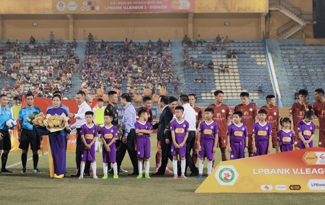 Khai mạc LPBank V.League 1- 2024/25: Khởi tranh một mùa giải chất lượng - Ảnh 3.